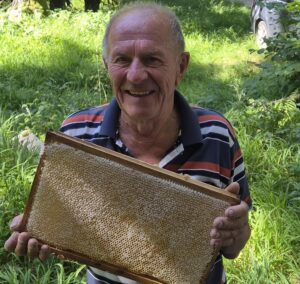 NOČ ANTON pomemben del čebelarske tradicije družine